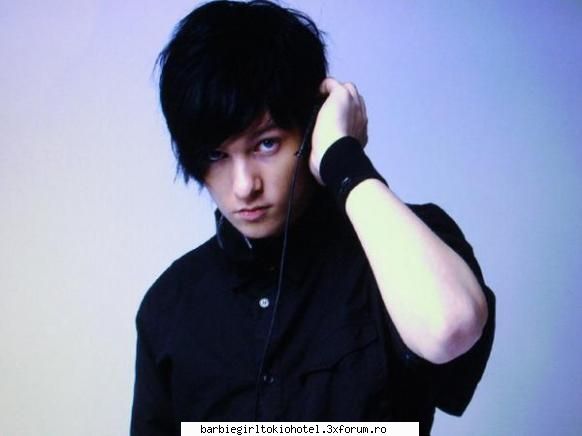 Alte formatzii de rock mumoase - si mai im pl nev - Barbie girls love emo styile and TOKIO HOTEL4ever and ever