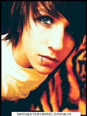 are cnva piercing d aici? emo