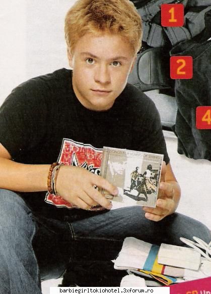 Gustav Schafer - heeeeeeeyyyyy :x Yo pun poza cu - Barbie girls love emo styile and TOKIO HOTEL4ever and ever
