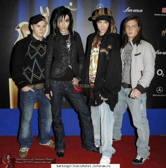 Tokio Hotel - Da..Da' atunci nu mai avea rima :) - Barbie girls love emo styile and TOKIO HOTEL4ever and ever